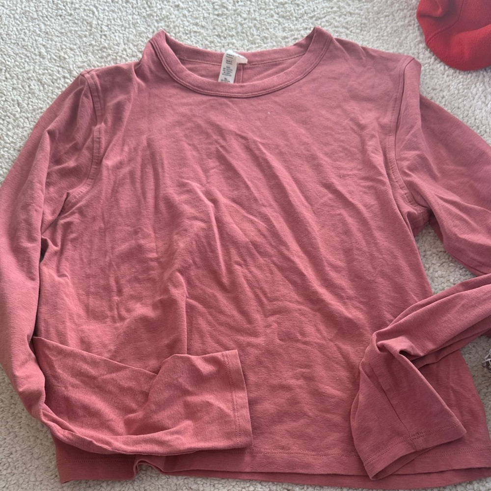 Lululemon Athletica Mauve Long Sleeve Top